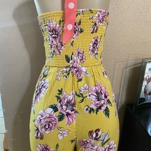 Yellow jumper with no slip